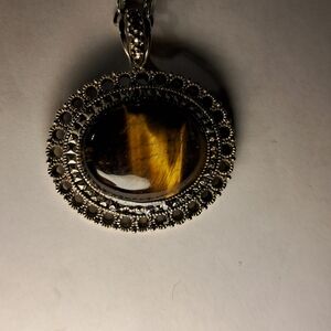 Vintage Silvertone & Tiger's Eye Oval Pendant Necklace